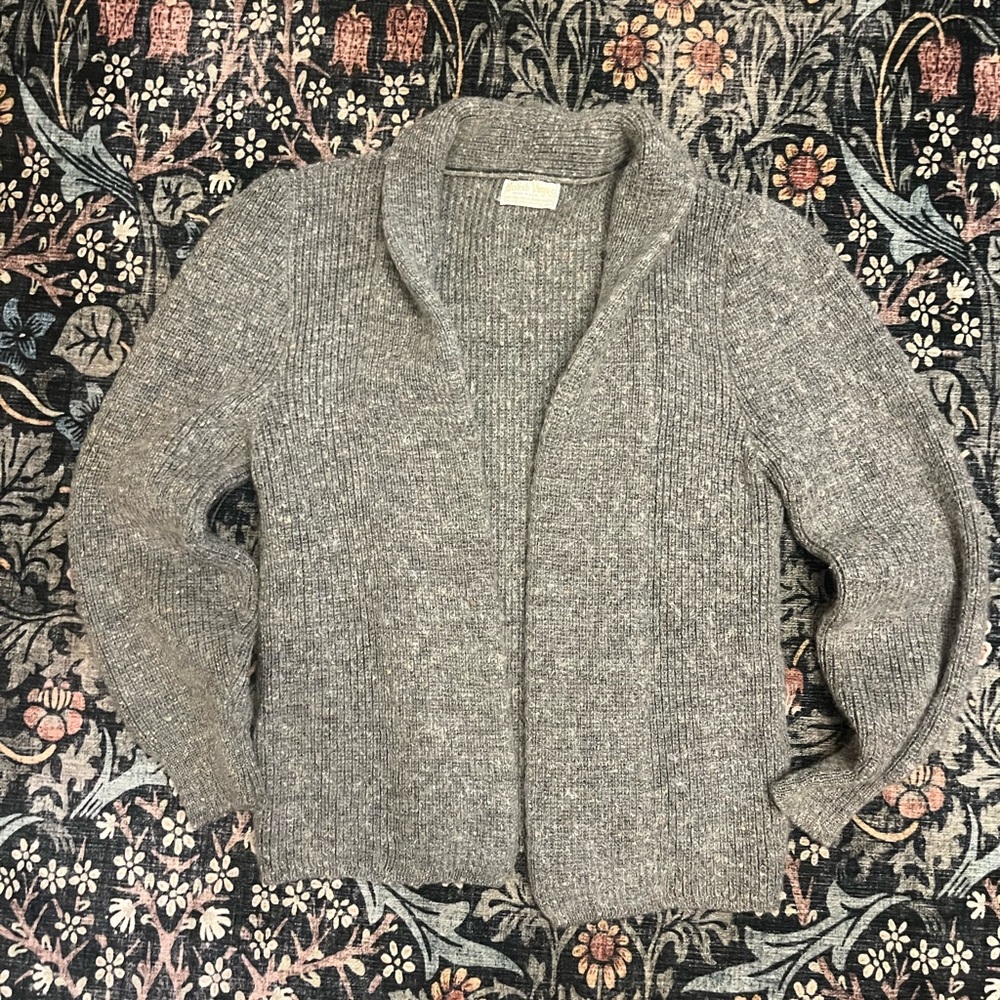 🧶 Vintage British Vogue Shawl Collar Cardigan – Gray Tweed Knit (Made in USA)